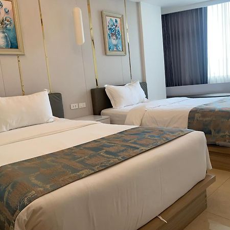Jomtien Holiday Pattaya Exteriör bild