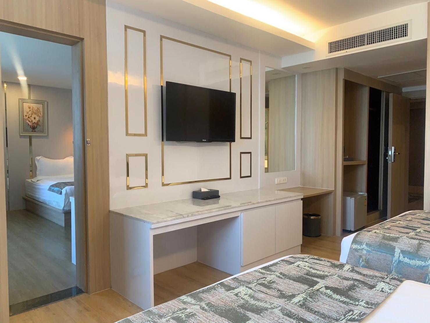 Jomtien Holiday Pattaya Exteriör bild