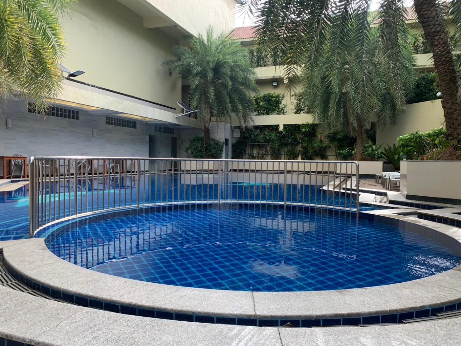 Jomtien Holiday Pattaya Exteriör bild